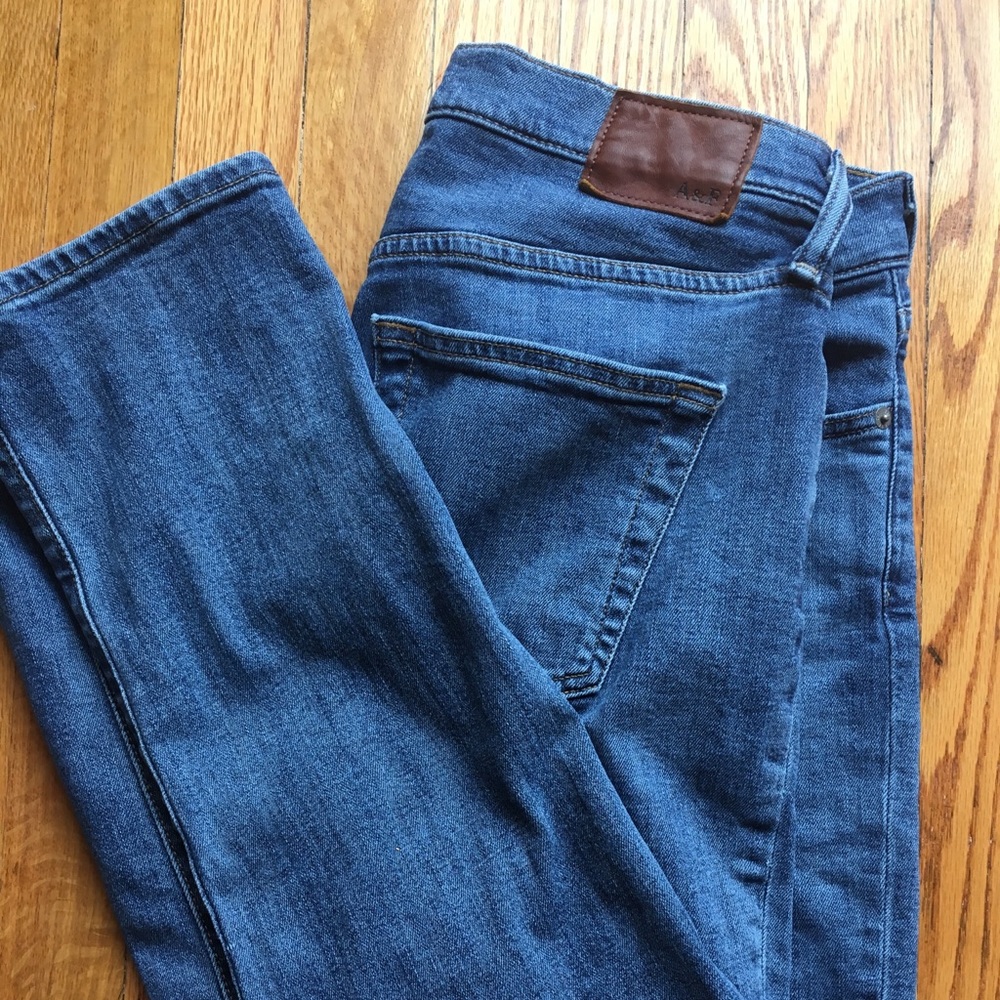 Abercrombie slim fit jean! 31x30.